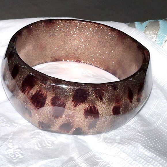 Vintage lucite sparkle leopard design brown gold bangle - Picture 4 of 9